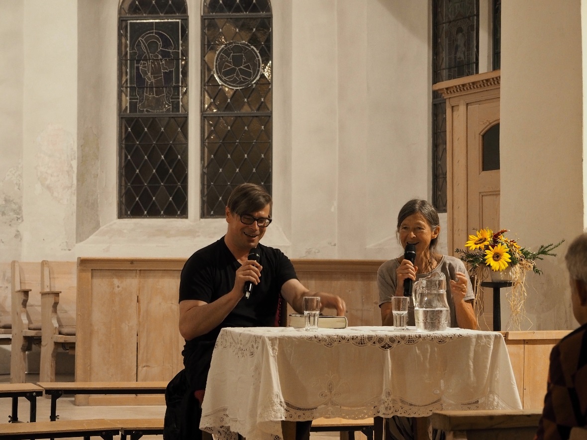 Seine grosse Lust am Erzählen war bei Jaroslav Rudiš deutlich zu spüren, sowohl,...