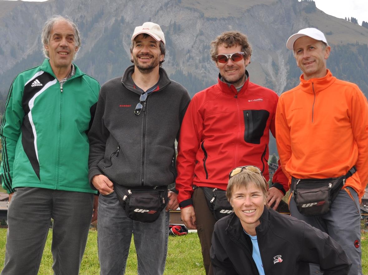 Sepp Kopp, Clubmeister Gleitschirmclub Obersimmental; 3.Ueli Jungen Gstaad; 1.Felix Aegerter, Clubmeister Gstaad; 2.Werner Werren, Gstaad; Brigitte Brand, Clubmeisterin Gstaad.
