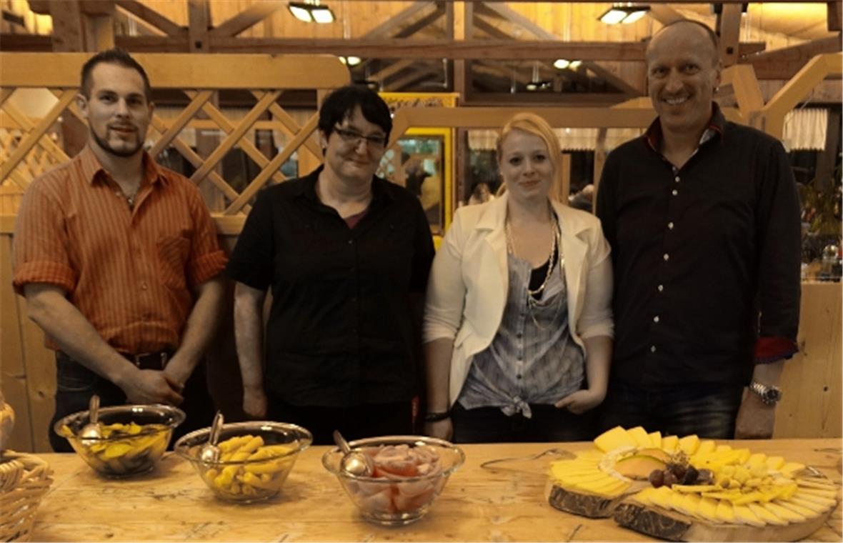 Sie alle leisten für die Wiriehornbahnen AG vollen Einsatz: Die Geschäftsleitung mit Andreas Wiedmer und Marina Schmoll, die Gerantin des Berghotels Wiriehorn Monika Erb sowie Verwaltungsratspräsident Erich Klauwers.