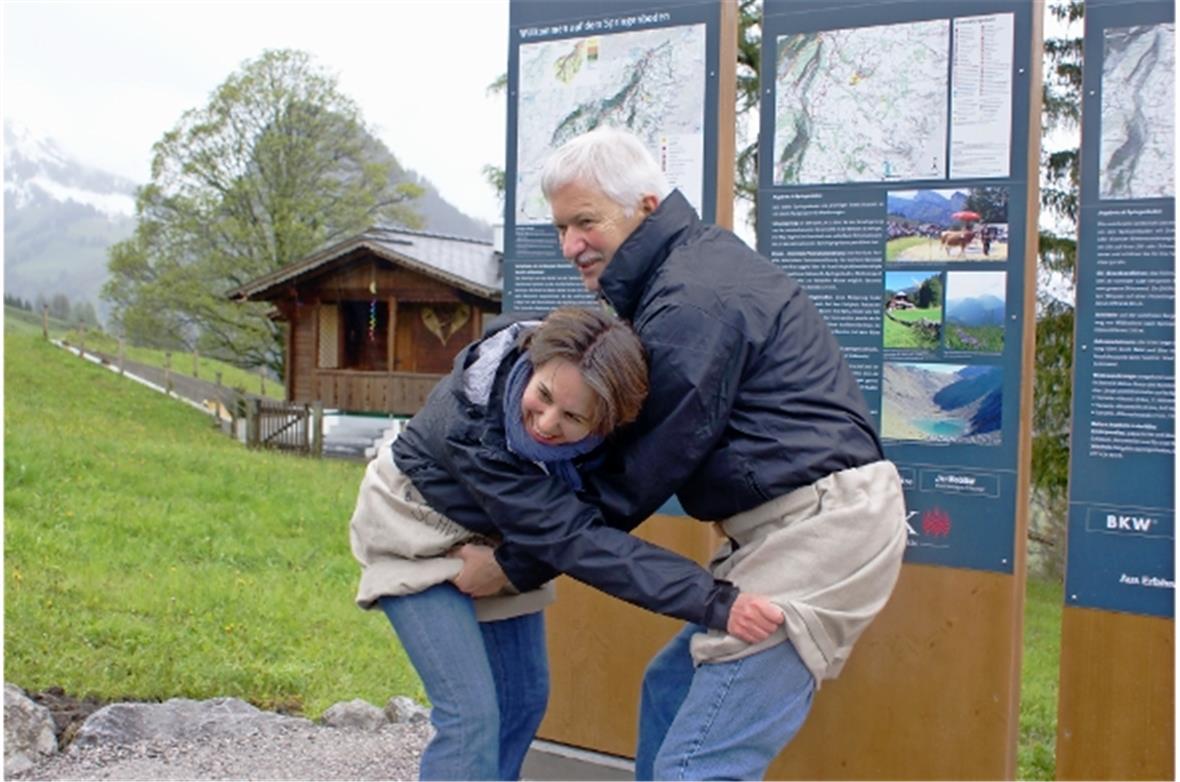 Sie legten nicht erst an der Eröffnung Hand an: Christian Germann und Gaby Speck waren zusammen mit vielen anderen für das Zustandekommen des Schwingerwegs auf dem Springenboden mitverantwortlich.