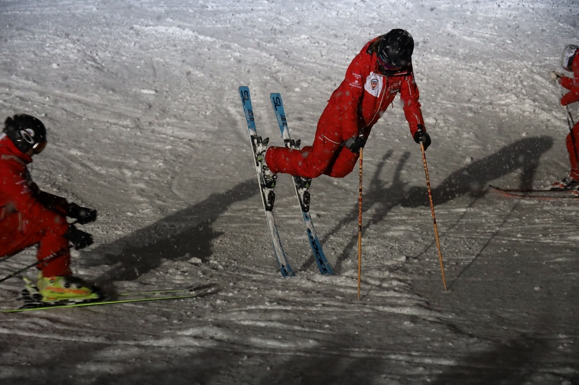 Sie stehen gut auf den Latten, die Lenker Skilehrer.