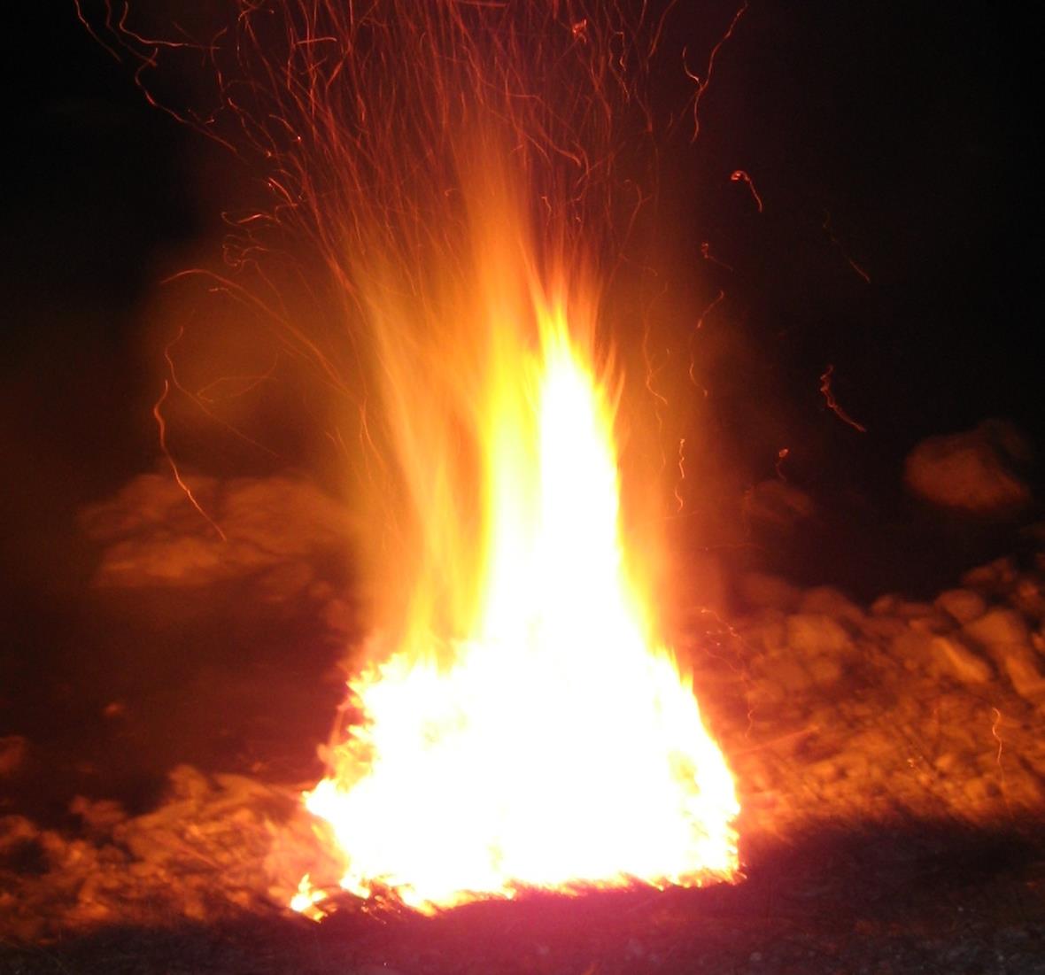 Siebtes Weihnachtsbaumverbrennen in St.Stephan.