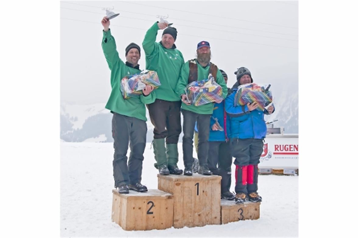 Siegerehrung Herren: 1. Rang Stefan Roos und Nick Riedweg, Heiligchrüz 6; 2. Rang Hubert Schärli und Beat Vogt, Heiligenchrüz 1 (Vorjahressieger); 3. Rang Hermann Nebiker und Hanspeter Baumann, Eigerfüchse Grindelwald