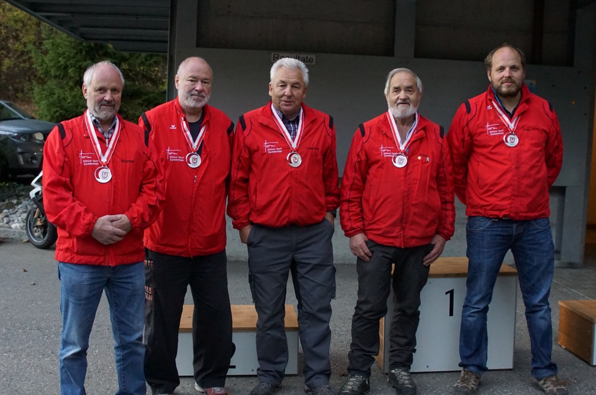 Silber für die Schützengesellschaft Zweisimmen in der Kategorie D: (v.l.) Werner Pfund, Roland Grütter, Hans-Otto Aegerter, Alfred Annen und Stephan Trummer.