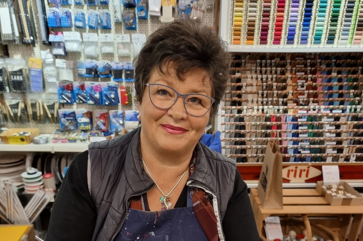 Silvia von Allmen aus Oey-Diemtigen zeigte den faszinierten Anwesenden, wie ihre Kunst entsteht.