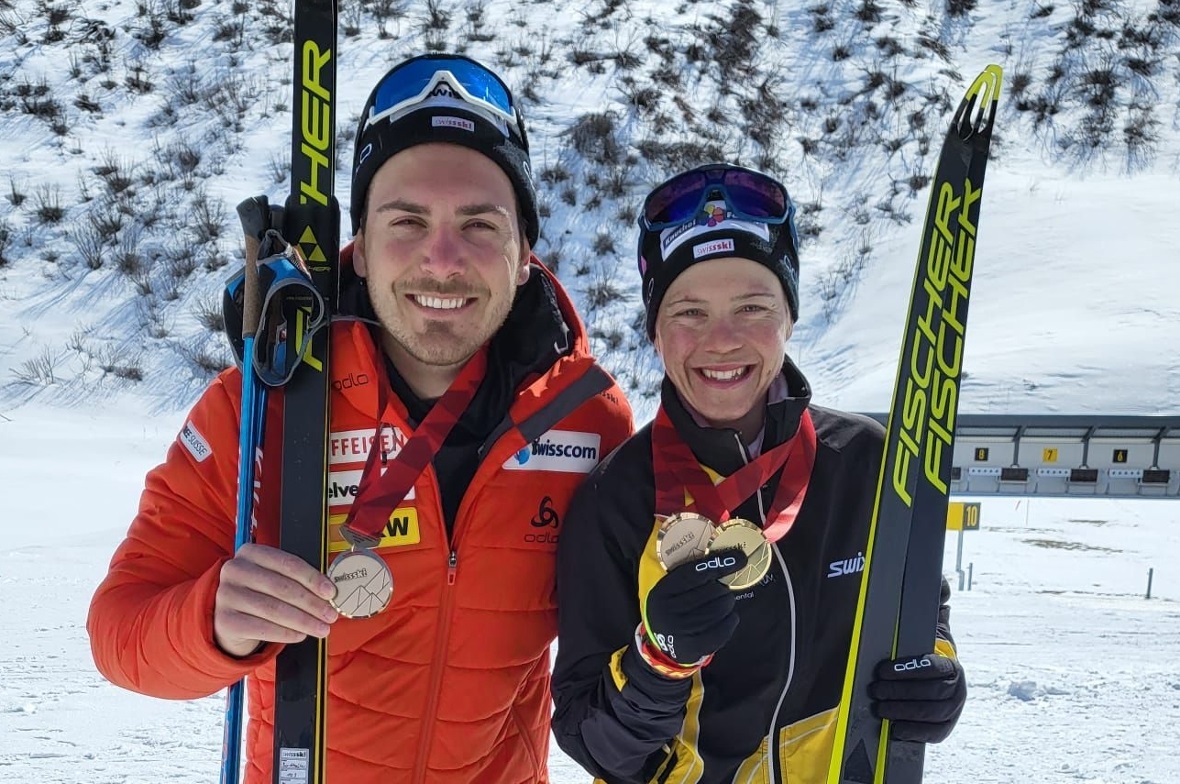 Simmentaler Biathleten beendeten ihre Saison an den Schweizermeisterschaften mit Erfolg: Gold und Bronze für Susi Meinen sowie Bronze für Joscha Burkhalter.