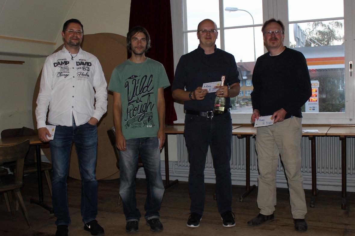 Simon Künzli, SK Simme, erster Oberländer Schachmeister, und Jan Schmocker, SK Simme, erster Oberländer Jugendschachmeister.