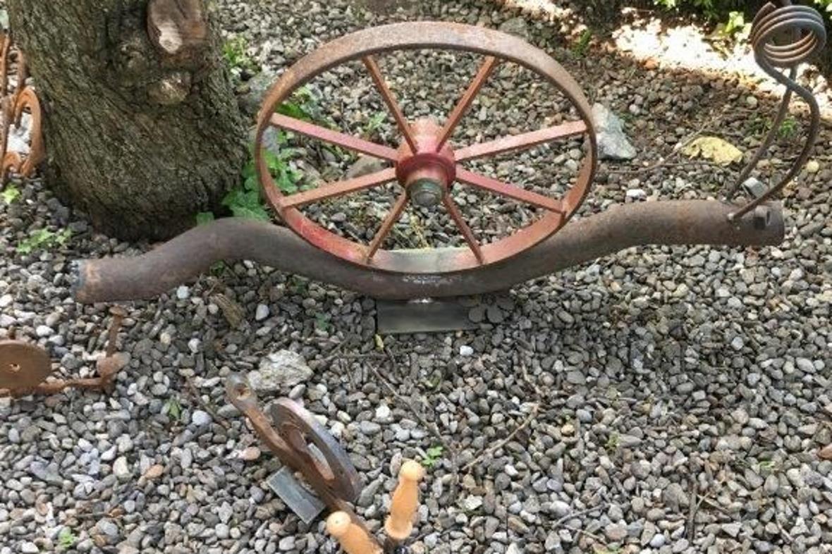 Skulptur aus Eisenabfall