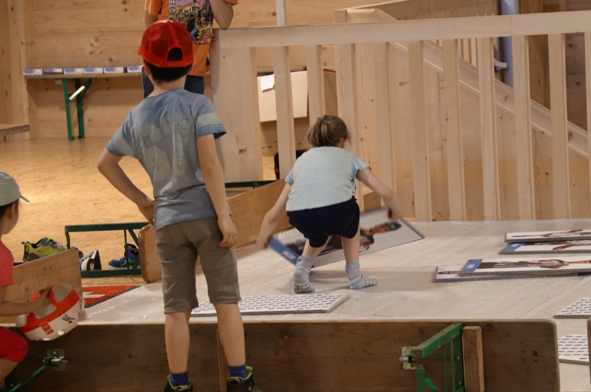 So wurden die Regeln spielerisch erklärt.