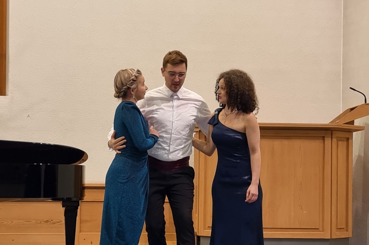 Sopranistin Valentina Lisa Bättig, Bassbariton Simon Burkhalter und Mezzosoprani...