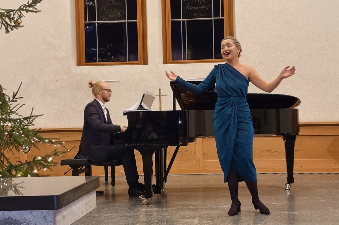 Sopranistin Valentina Lisa Bättig begleitet von Jonas Hitzlberger auf dem Flügel...