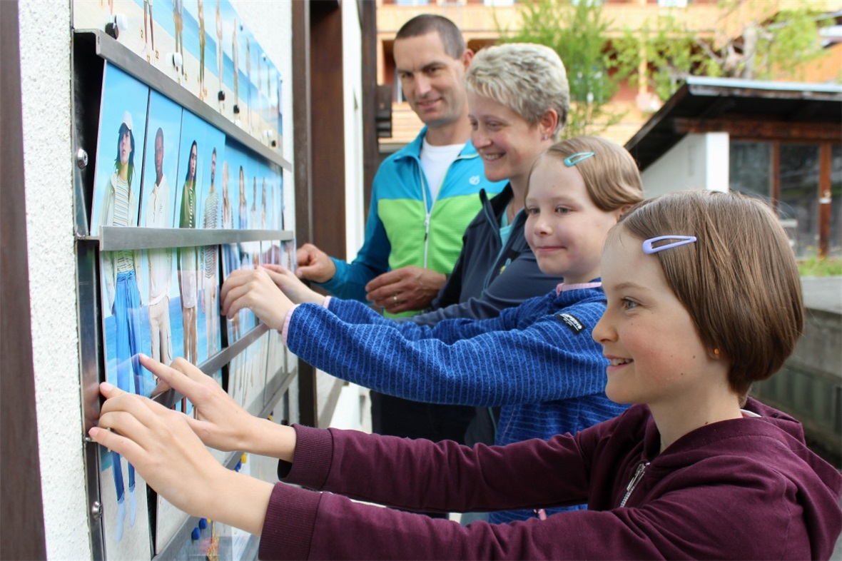 Spielposten «Fashion Star» beim gleichnamigen Modegeschäft.