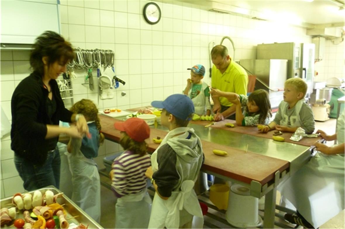 Spiessli-Herstellung in der Metzgerei Reidenbach.