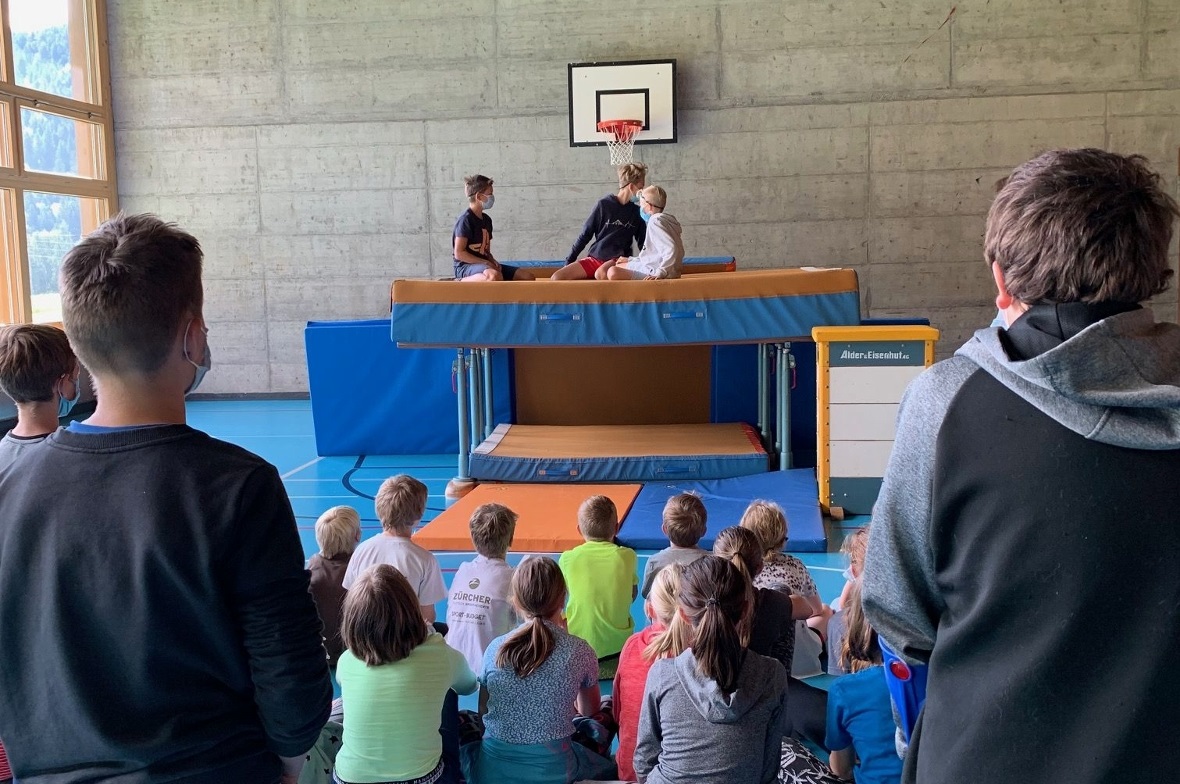 Sprechtheater in Latterbach.