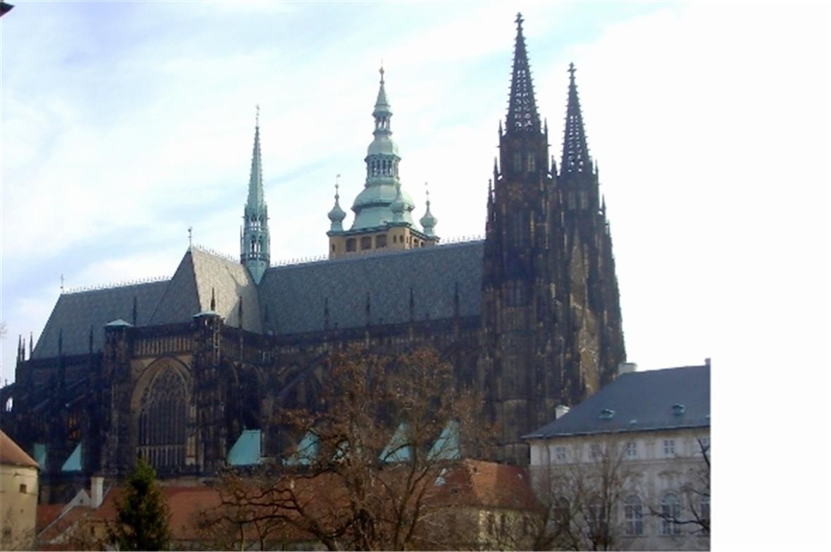 Reise nach Prag, der «Mutter aller Städte» St.Veitsdom auf der Prager Burg, 124m lang und 96m hoch.