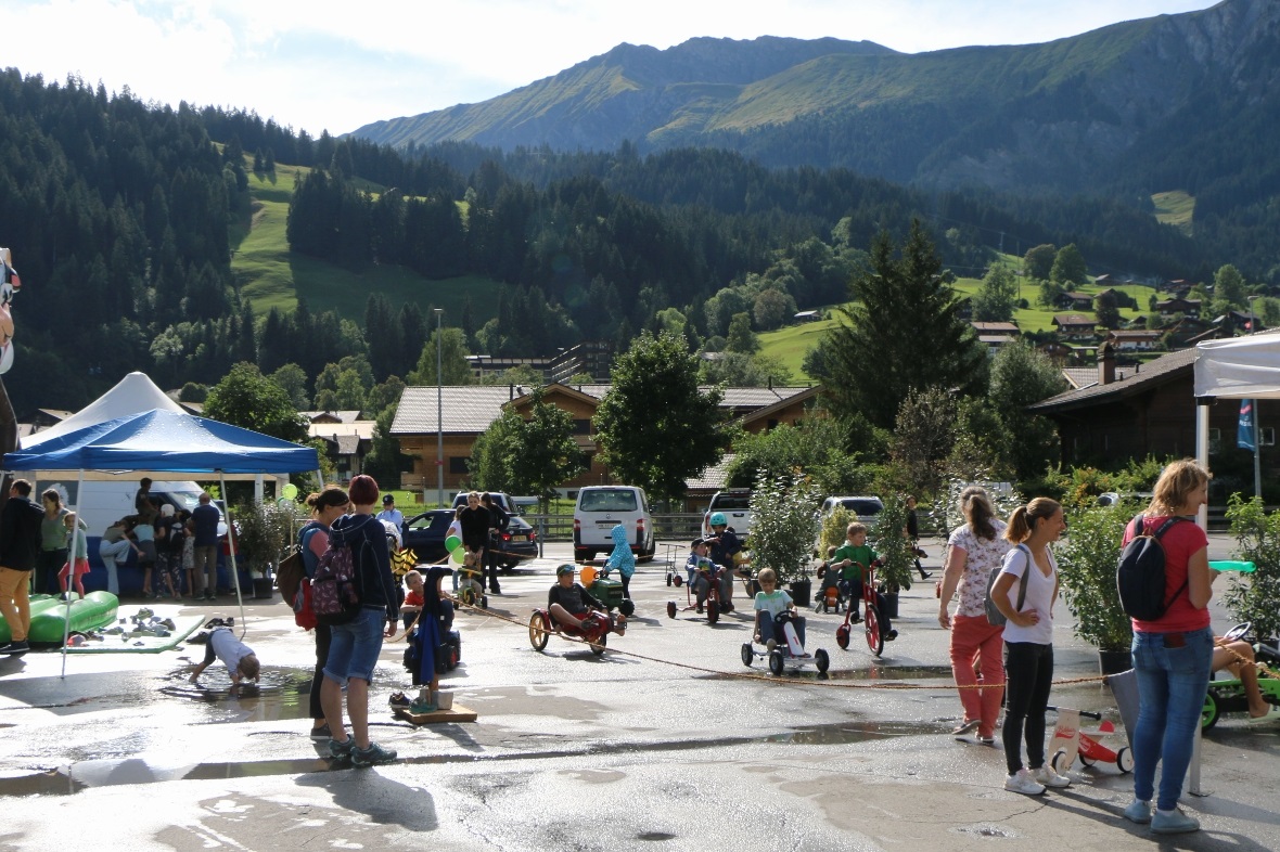 Stände mit verschiedensten Aktivitäten liessen viele Kinderherzen höherschlagen.