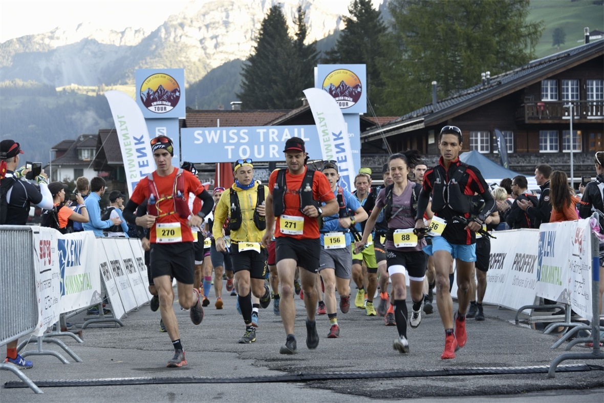 Start der Kategorie Ultra am Freitag ins dreitägige Trailrunning-Abenteuer.
