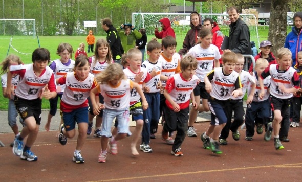 Start zum 1000-Meter-Lauf der Jahrgänge 2002 bis 2005.
