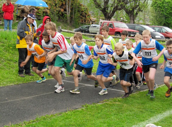 Start zum 1000-Meter-Lauf der Knaben.
