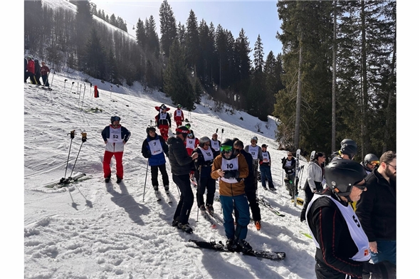 Startvorbereitungen der zahlreichen Teilnehmer.