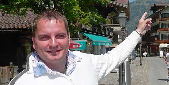 Stefan Wolf, der neue Gerant der Bergbahnen Destination Gstaad AG, sorgt ab sofort fürs Wohl der Gäste im Berghaus Rellerli.