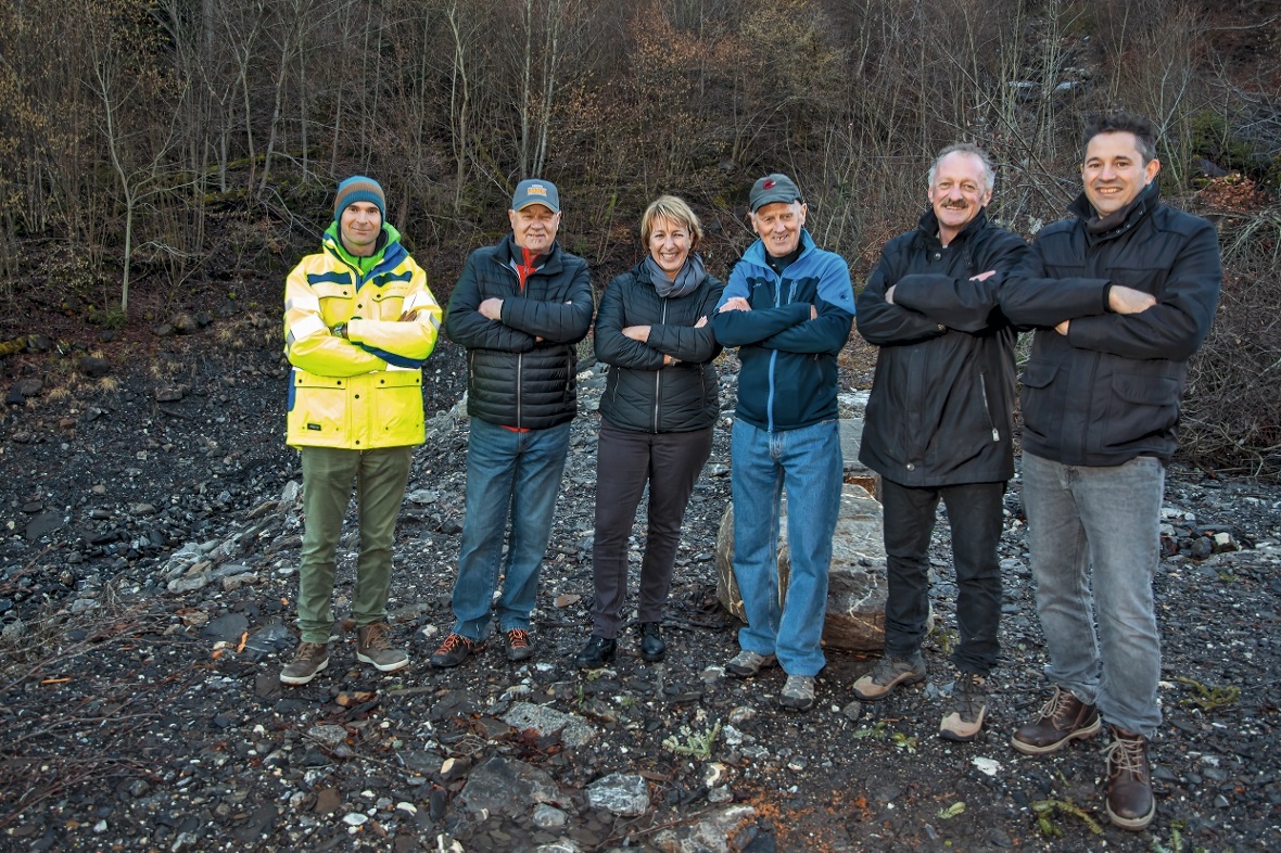 Stehen am Ort des Geschehens: . v.l.n.r. Marcel Dähler Projektleiter Kissling un...