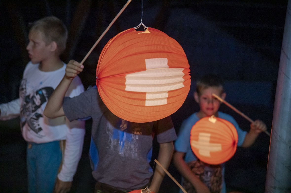 Stolz wurden die Lampions gezeigt.
