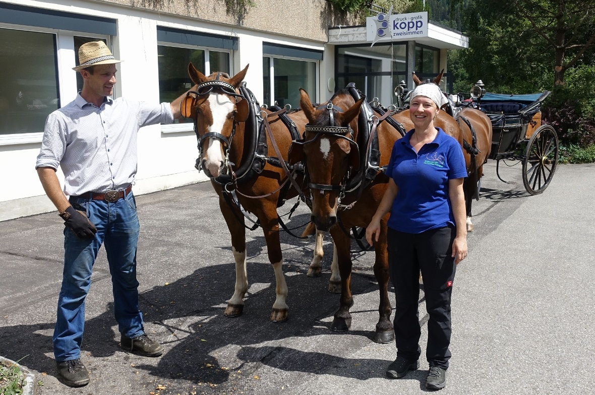 Stolze Pferde, stolze Besitzer: Vier Freiburger mit Marie und Christian Gerber v...
