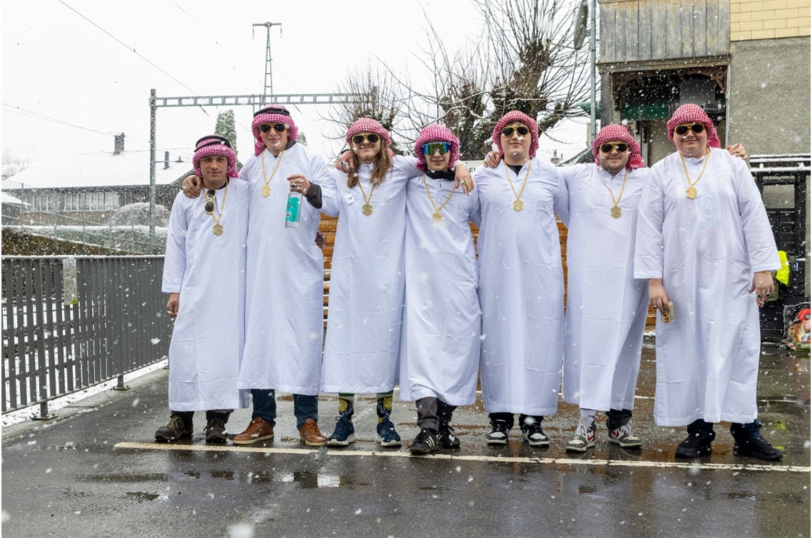 Sujets der Diemtigtaler Fasnacht 2026: Kreative, farbenfrohe Umsetzungen entlang...