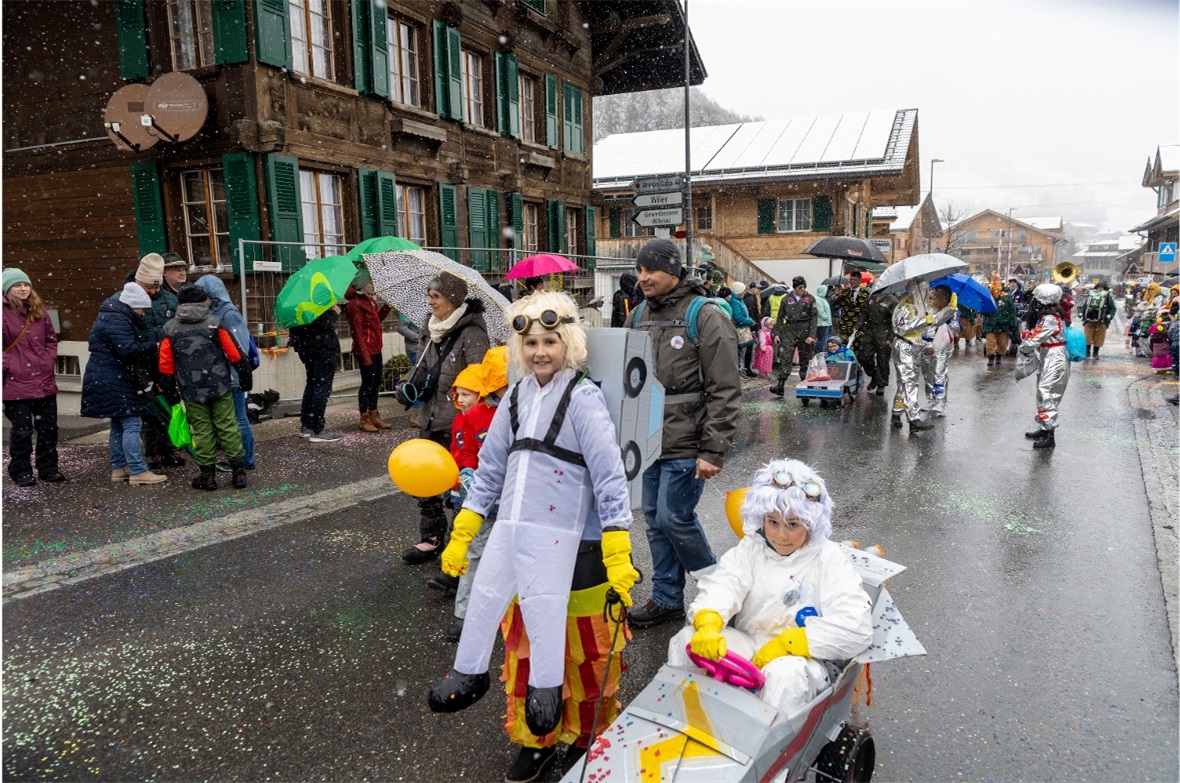 Sujets der Diemtigtaler Fasnacht 2026: Kreative, farbenfrohe Umsetzungen entlang...