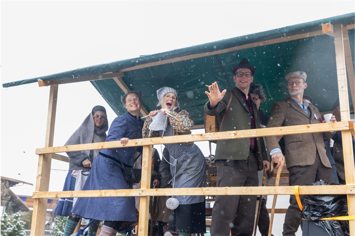 Sujets der Diemtigtaler Fasnacht 2026: Kreative, farbenfrohe Umsetzungen entlang...