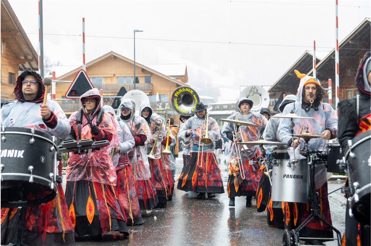 Sujets der Diemtigtaler Fasnacht 2026: Kreative, farbenfrohe Umsetzungen entlang...