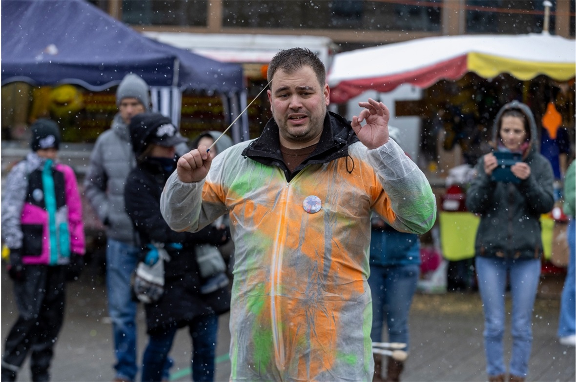 Sujets der Diemtigtaler Fasnacht 2026: Kreative, farbenfrohe Umsetzungen entlang...