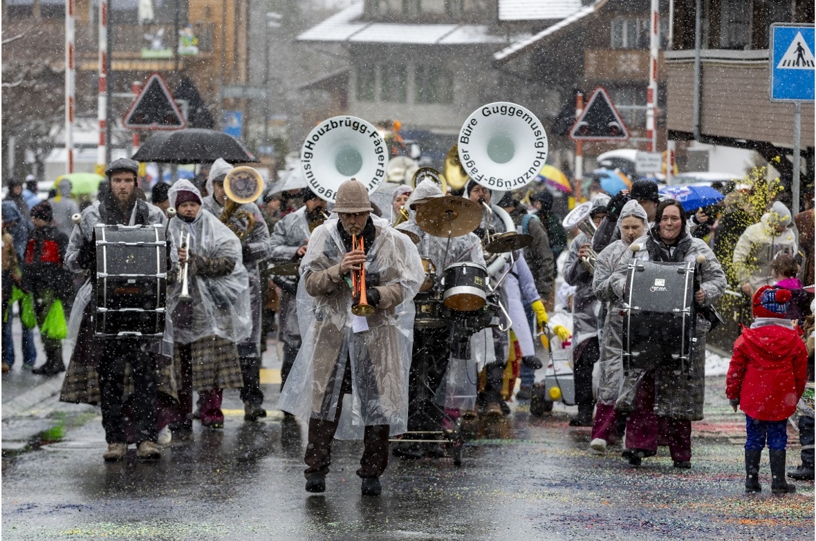 Sujets der Diemtigtaler Fasnacht 2026: Kreative, farbenfrohe Umsetzungen entlang...