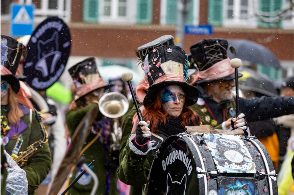 Sujets der Diemtigtaler Fasnacht 2026: Kreative, farbenfrohe Umsetzungen entlang...