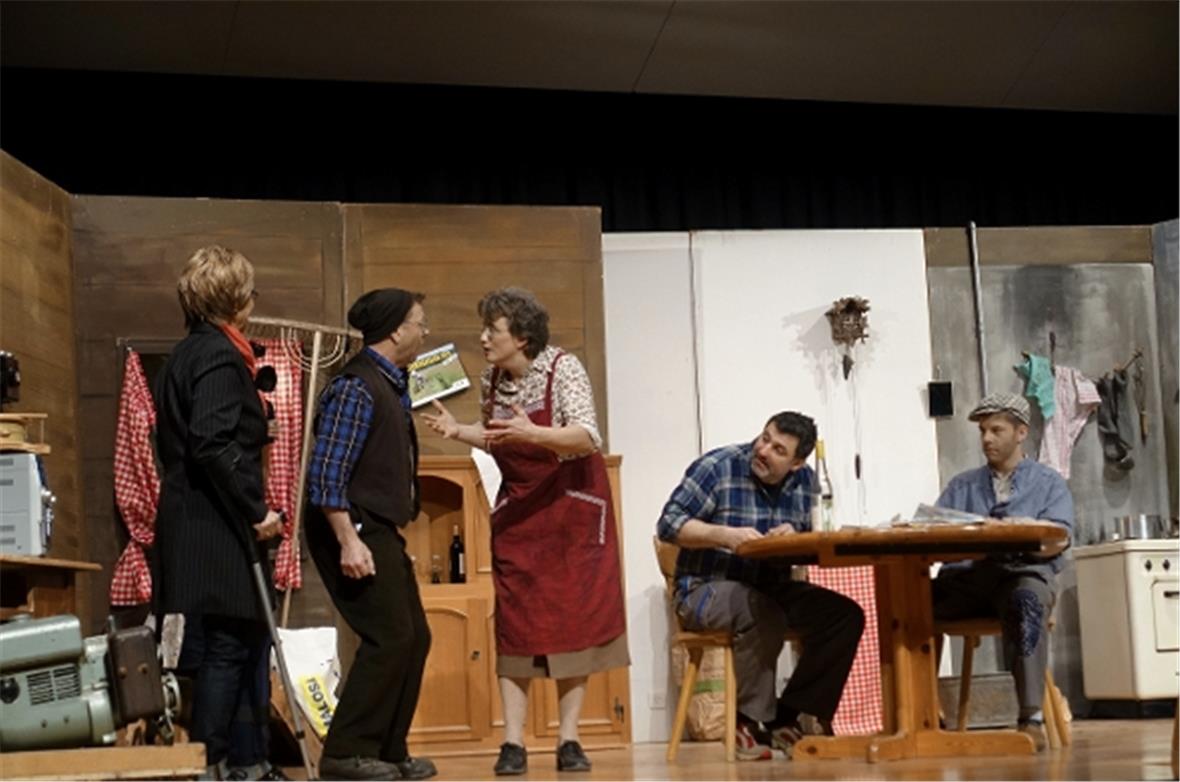 Szenen aus dem Lustspiel «Köbelis Sunneschyn»