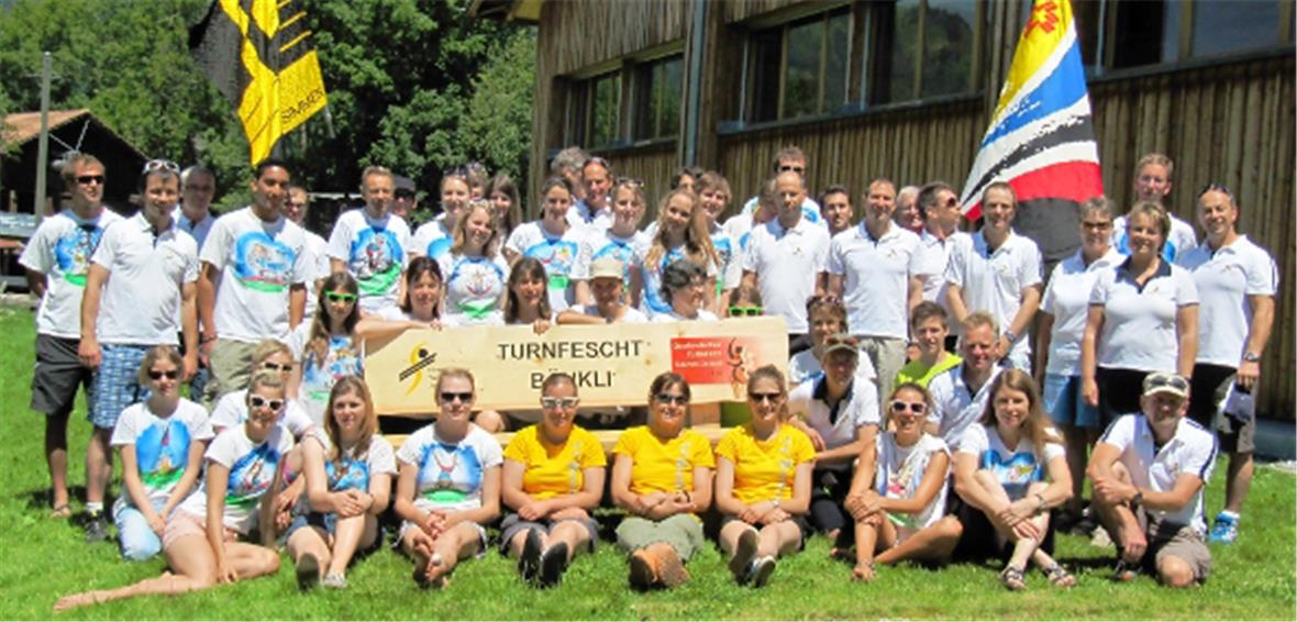TV Zweisimmen vor dem «Turnfescht Bänkli»