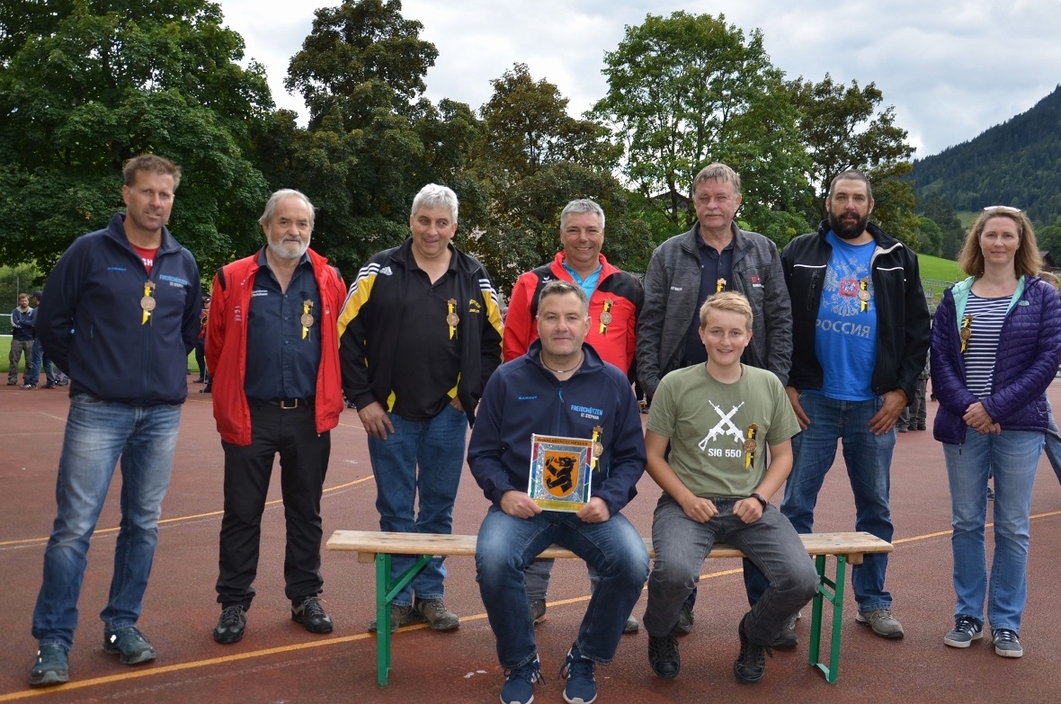 Tagessieger + Maximumschützen: Für die Tagessieger Roland Perren und Jungschütze...