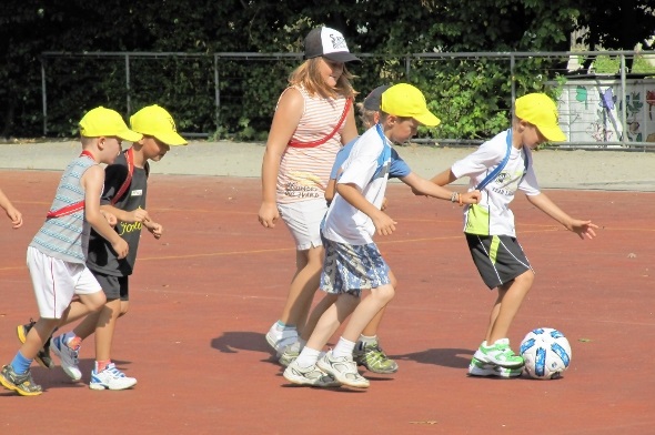 …Team Blau ist am Ball…
