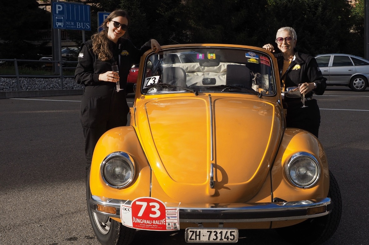 Team Christina und Lea mit VW Käfer 1303 Cabriolet, Baujahr 1978