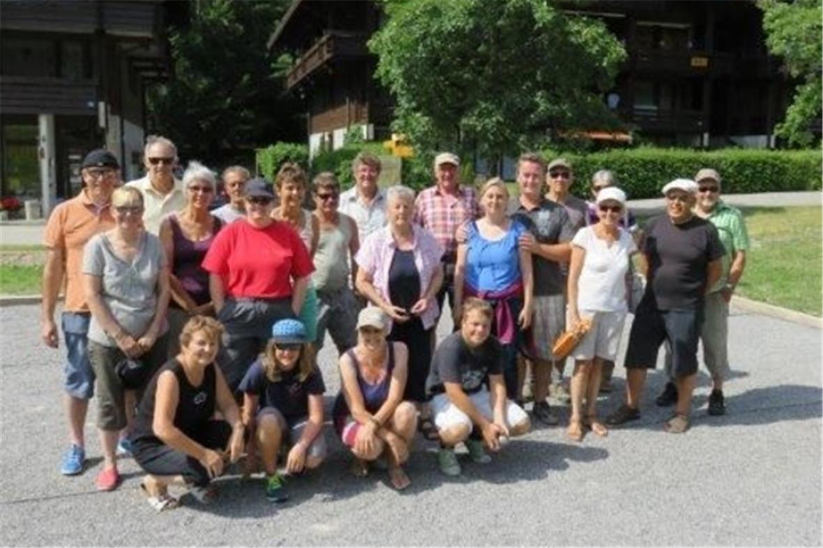 Teilnehmer des Pétanque-Turniers
