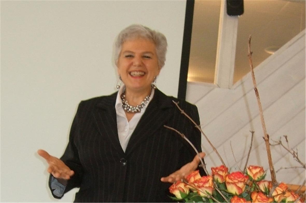 Temperamentvoll und lebensnah spricht Andrea Neukom zu den interessierten Frauen.