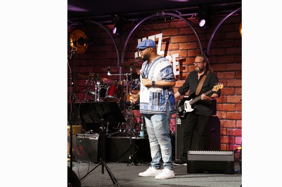 «The Magic of Santana» boten eine grossartige Show an Santana-Klassikern.