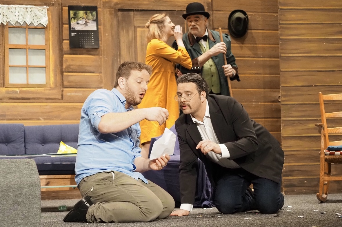 Theater «Rehrügge u Wurschtsalat» der Theatergruppe des Jodlerklubs Bärgrose.