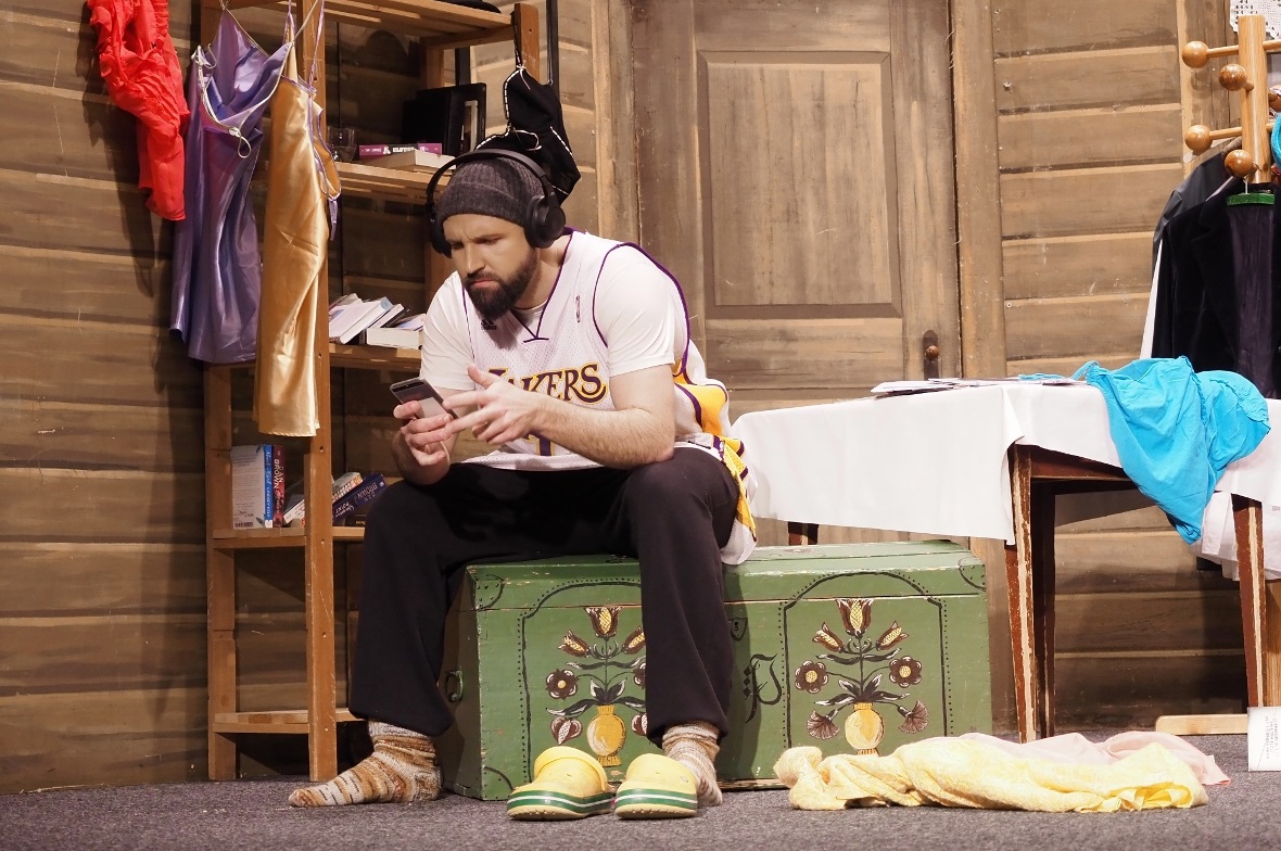 Theater «Rehrügge u Wurschtsalat» der Theatergruppe des Jodlerklubs Bärgrose.