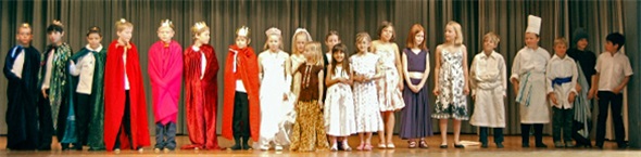 Theater- und Sketchabend in der Mehrzweckhalle St. Stephan.