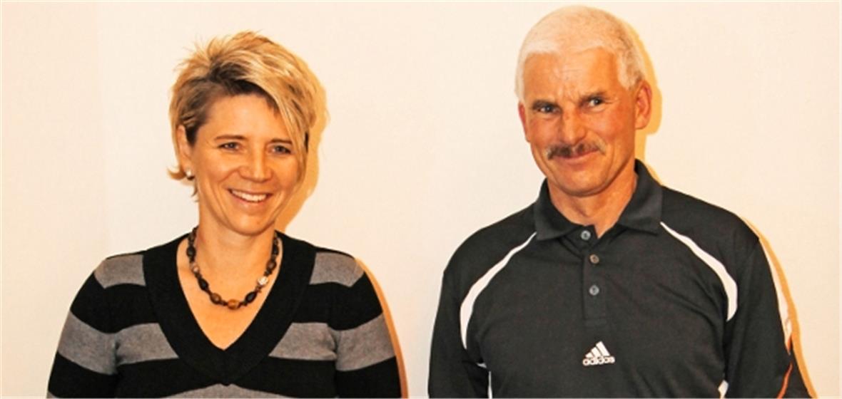 Theres Weiss (Schulkommission) und Andreas Schütz (Gemeinderat).