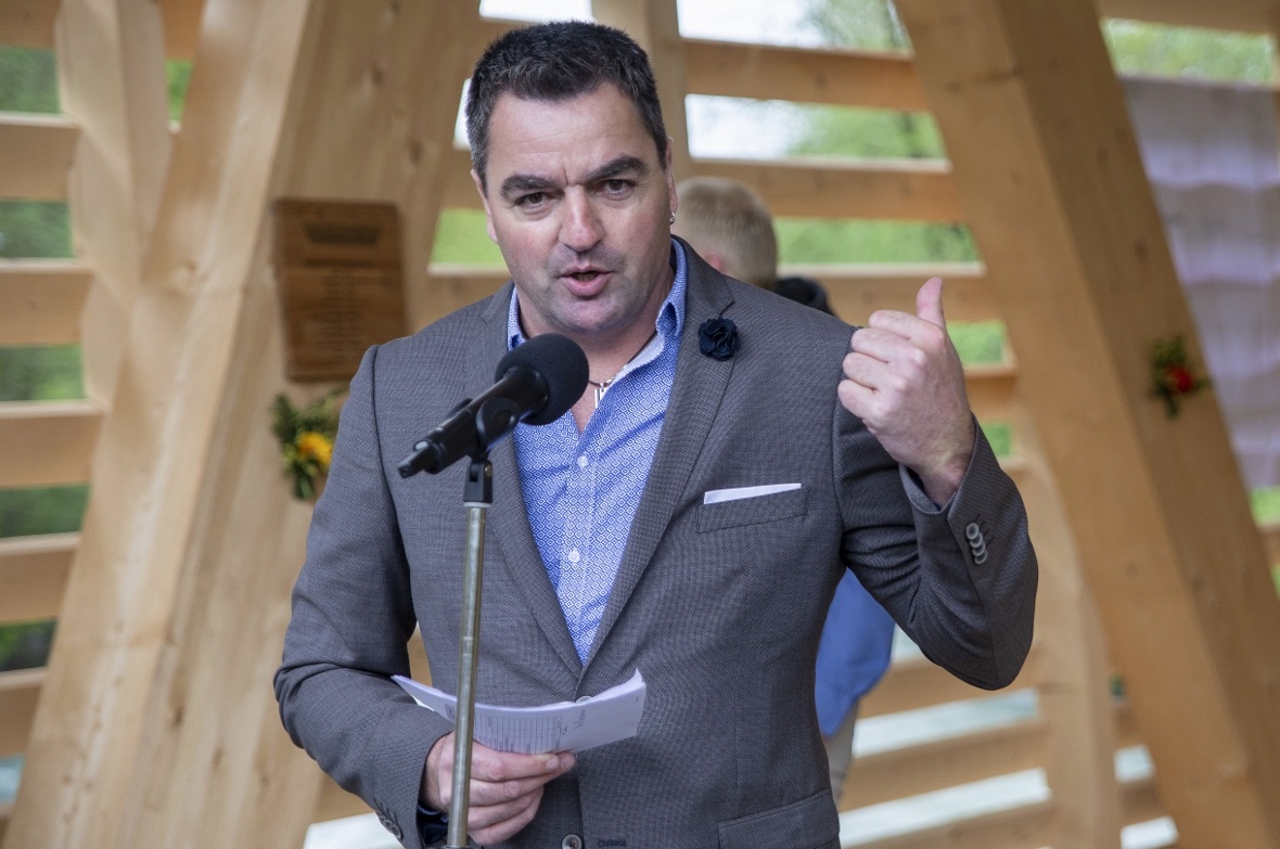 Thomas Knutti bei seiner Ansprache bei der Brückeneröffnung.