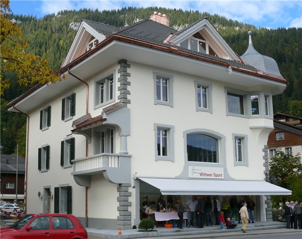Tom Wittwer Sport haucht dem 1903 erbauten Haus neues, junges Leben ein.