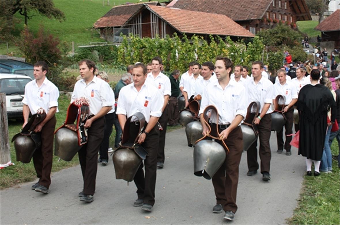 Treichlerklub Strubelgruess Lenk – sie freuen sich bereits aufs Jahr 2013.